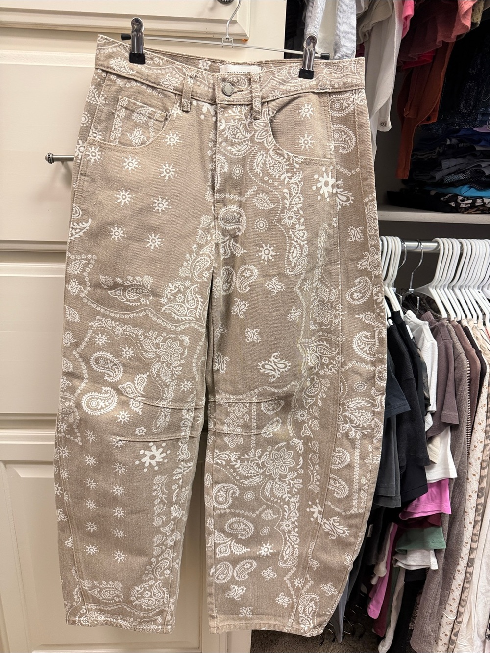 VERVET BY FLYING MONKEY Beige Paisley Print Barrel Jeans